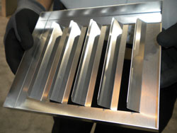 钣金加工企业如何通过引进自动化折弯成型设备降低生产成本，提高产品质量？-中山九游j9网页版登录-九游j9(中国)-九游j9网页版登录-九游j9(中国)