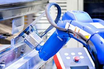 钣金行业资讯-采用机器人钣金折弯，钣金加工行业已经不再需要大批量的尺寸来使用机器人折弯机-九游j9网页版登录-九游j9(中国)